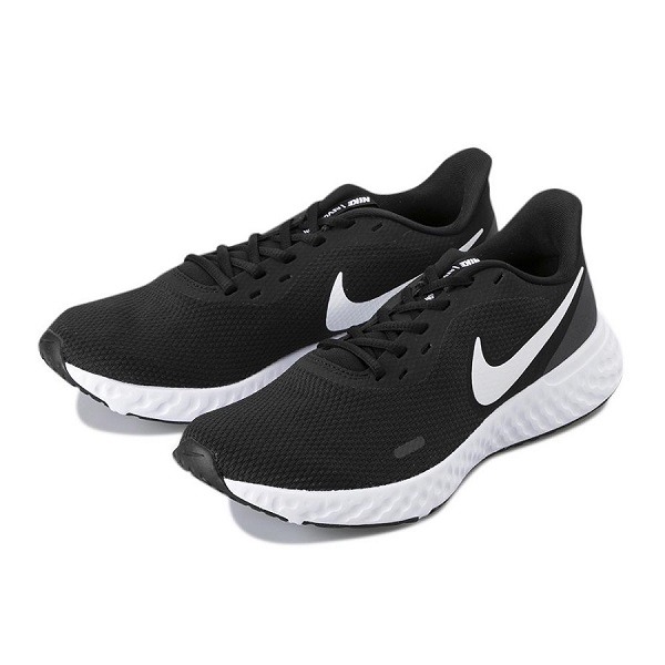 Giày thể thao chạy bộ Nike Revolution 5