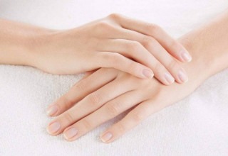 Da tay bị sần sùi không mịn cần phải làm gì để khắc phục?