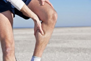 Nguyên nhân và cách cải thiện đau bắp chân khi đi lại