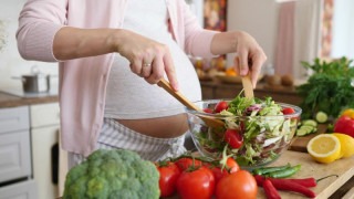 Tháng cuối thai kỳ nên ăn gì để bé tăng cân?
